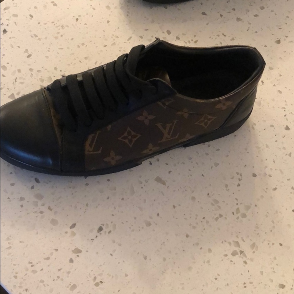 LV sneakers 10